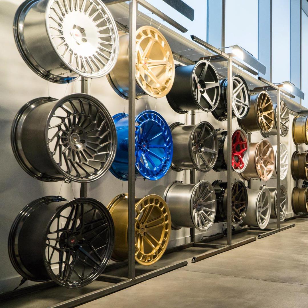 Tarzınızı arabanıza yansıtın! Orjinal Vossen ürünleri Modifiye Merkezi'nde. #modifiyemerkezi #car #carlovers #photography #style #modifiedcar #modifiedcars #vossen #modified #tunning #like