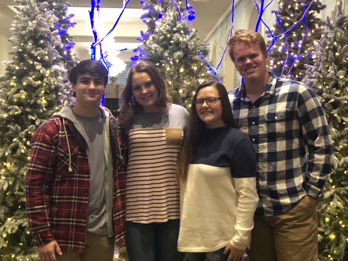 AlexMEdwards2's tweet photo. Happy Birthday @dgriffin__55 🎂 Thank you for being the best “little” cousin I’ll ever have!! I love you ♥️ https://t.co/R2O7K4HDcj