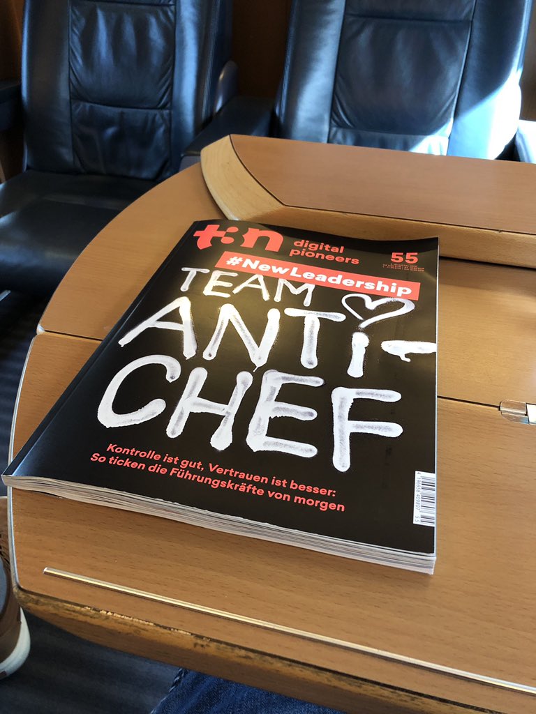 CHeselhaus's tweet photo. Ein Date mit der neuen Ausgabe der  #t3n 
Nur sie und ich allein im Bahnabteil 😘👌 #newleadership #antichef #digitalpioneers https://t.co/M9RY8NhpcX