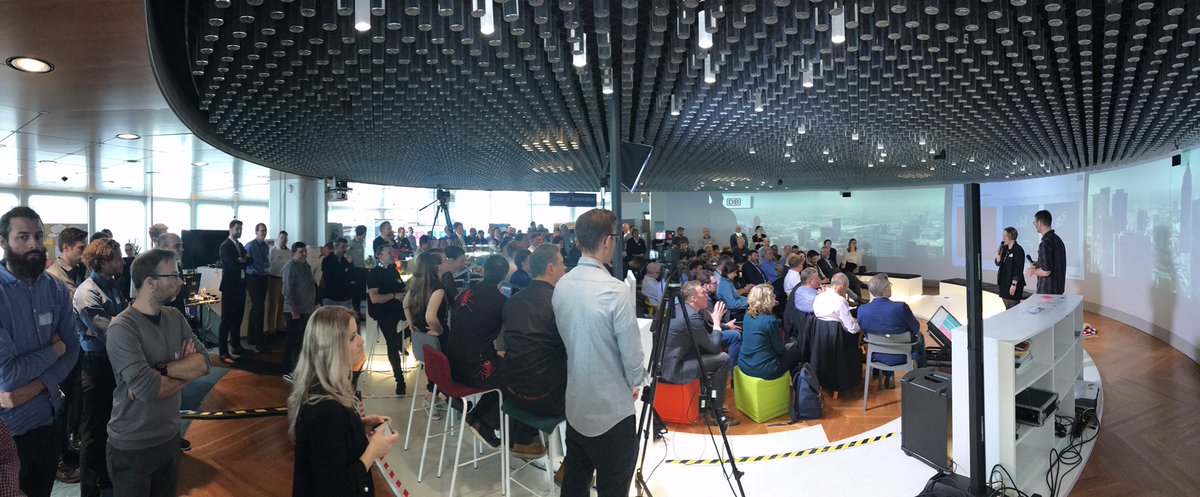 matthiaspatz's tweet photo. Wow, das @DB_Skydeck ist gut besucht zum #SkydeckPitchEvent. Freue mich auch, dass unsere Kollegen von @Beyond1435 #Intrapreneur, sowie @ErikWirsing mit in der Jury sind. #dbdigital https://t.co/GUi28wmlJj