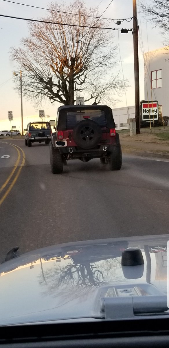 KevinRay65's tweet image. A small Jeep convoy. LoL