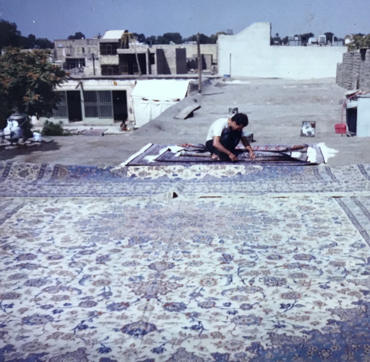 TheCarpetDoctor's tweet photo. Esfahan Carpet Bazaar roofs are covered with scenes such as this, captured by Bakhtiyar's Rug Specialist Masoud Mazaheri-Asadi whilst on his travels
#BakhtiyarPhotoArchives #rugspecialist #isfahan #silkroad #rugexpert #ruglove #travelblogger #interiordesign #Persian https://t.co/q9vtFbKd16