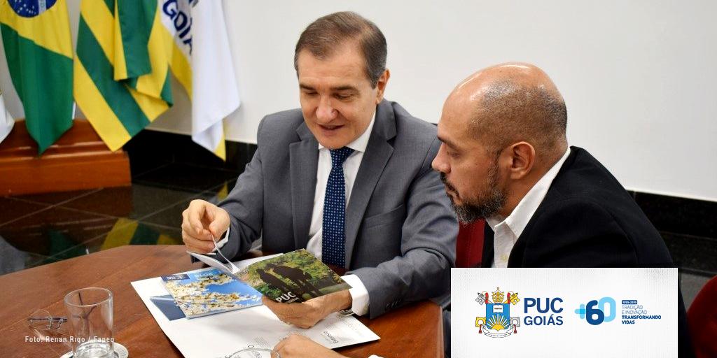 pucgoias's tweet photo. Bom dia!
PUC Goiás e #Fapeg dialogam sobre fomento à pesquisa. Presidente da entidade, Robson Vieira, foi recebido pelo reitor Wolmir Amado. #SouPUC #Mais60
Saiba mais em https://t.co/oy3IVGfuns https://t.co/YqeC5YTVvN