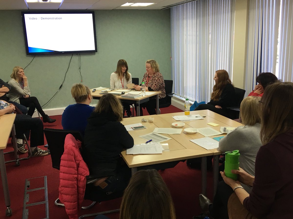 CharlieChung90's tweet photo. Cohort 2 of Fife workshops for community occupational therapists using cognitive screens to inform stairlift provision assessments. Mental health OTs Dawn Sherriff and Gail Hogg demonstrate the Claudia Allen assessment. Profiling use of MoCA also in the toolkit #OTintegration https://t.co/xOH6Eb5dp8