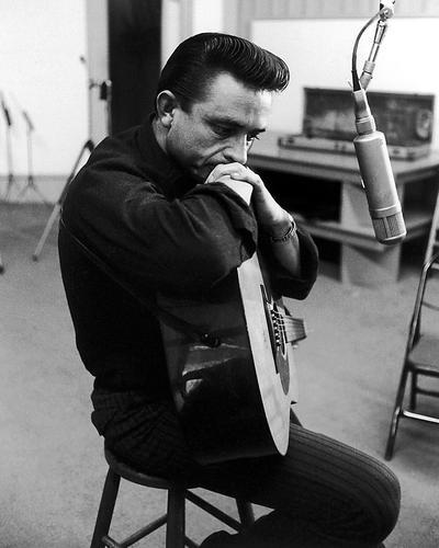Remembering Johnny Cash on what would be his 87th birthday. The Man in Black died of respiratory failure on 9/12/2003 at age 71.

#JohnnyCash #maninblack #RockAndRoll #Legend