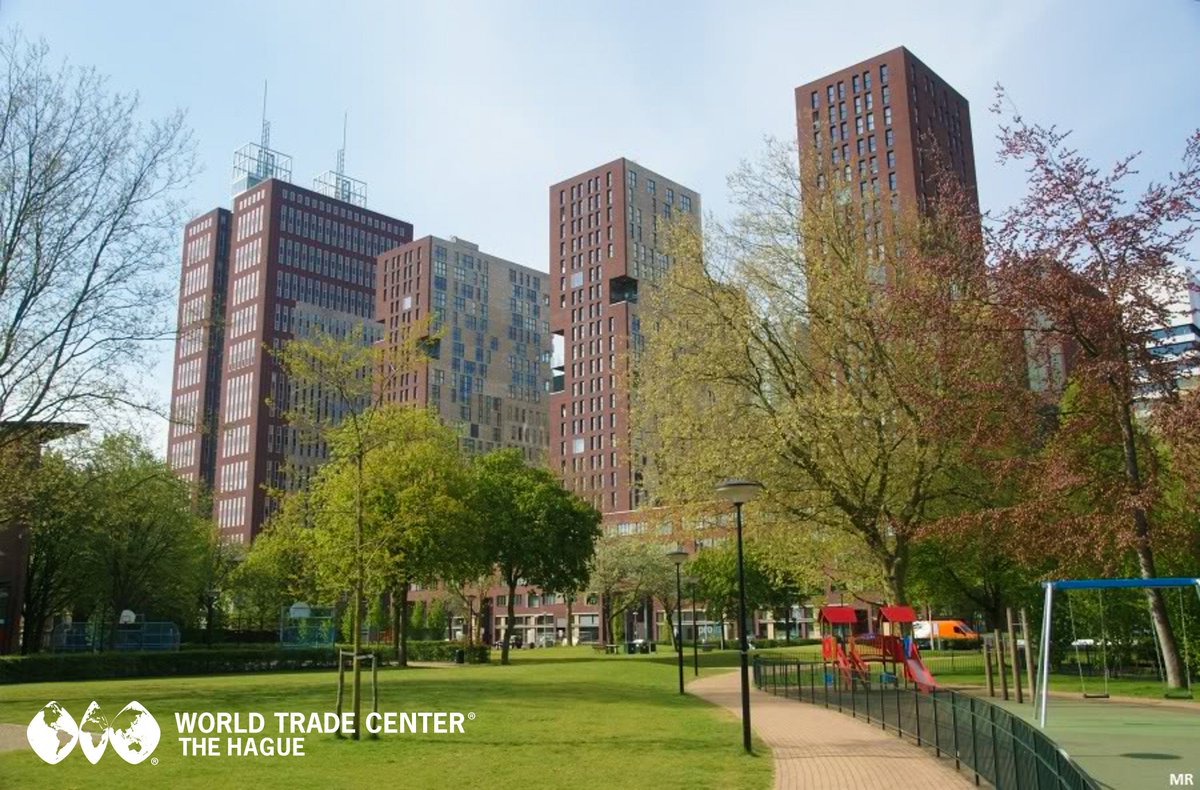 Feel like your stuck inside whilst everyone else is enjoying the sunshine? Why not visit the Koningin Sophiepark, located near the entrance of our carpark. It offers a fantastic view of WTC The Hague and enough green to get some fresh air during your lunch break.