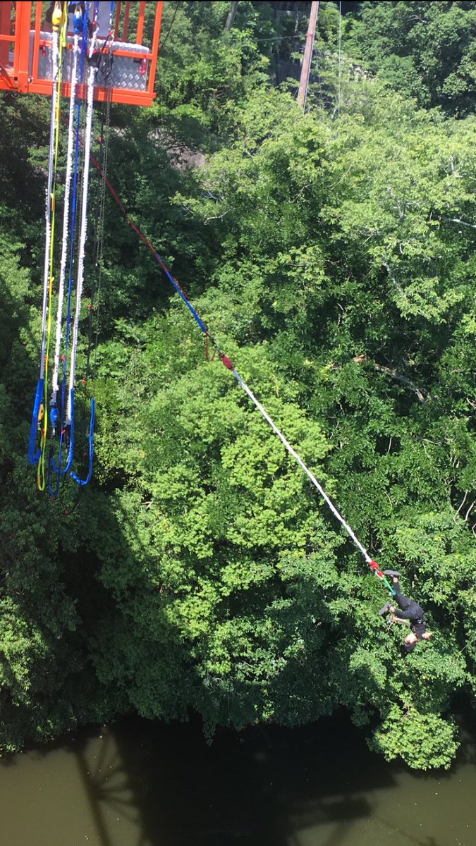 ちゃりん あり10 奈良 生駒山系 信貴山 朝護孫子寺にある バンジーです 開運バンジー 割と近いですよ