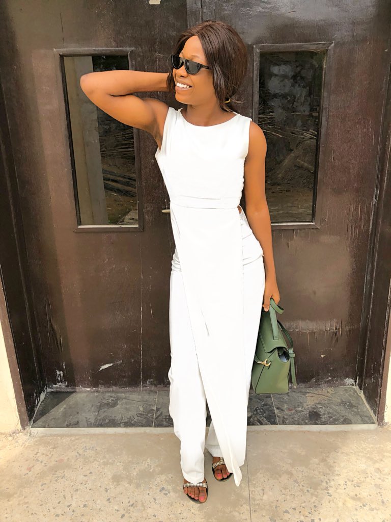 AyobamiAdelek14's tweet photo. WHEN THE FUTURE IS SOOO BRIGHT
YOU USE SHADESπ€
HELLO π TUESDAY π
#invicta18 https://t.co/tHJP2eBX3o