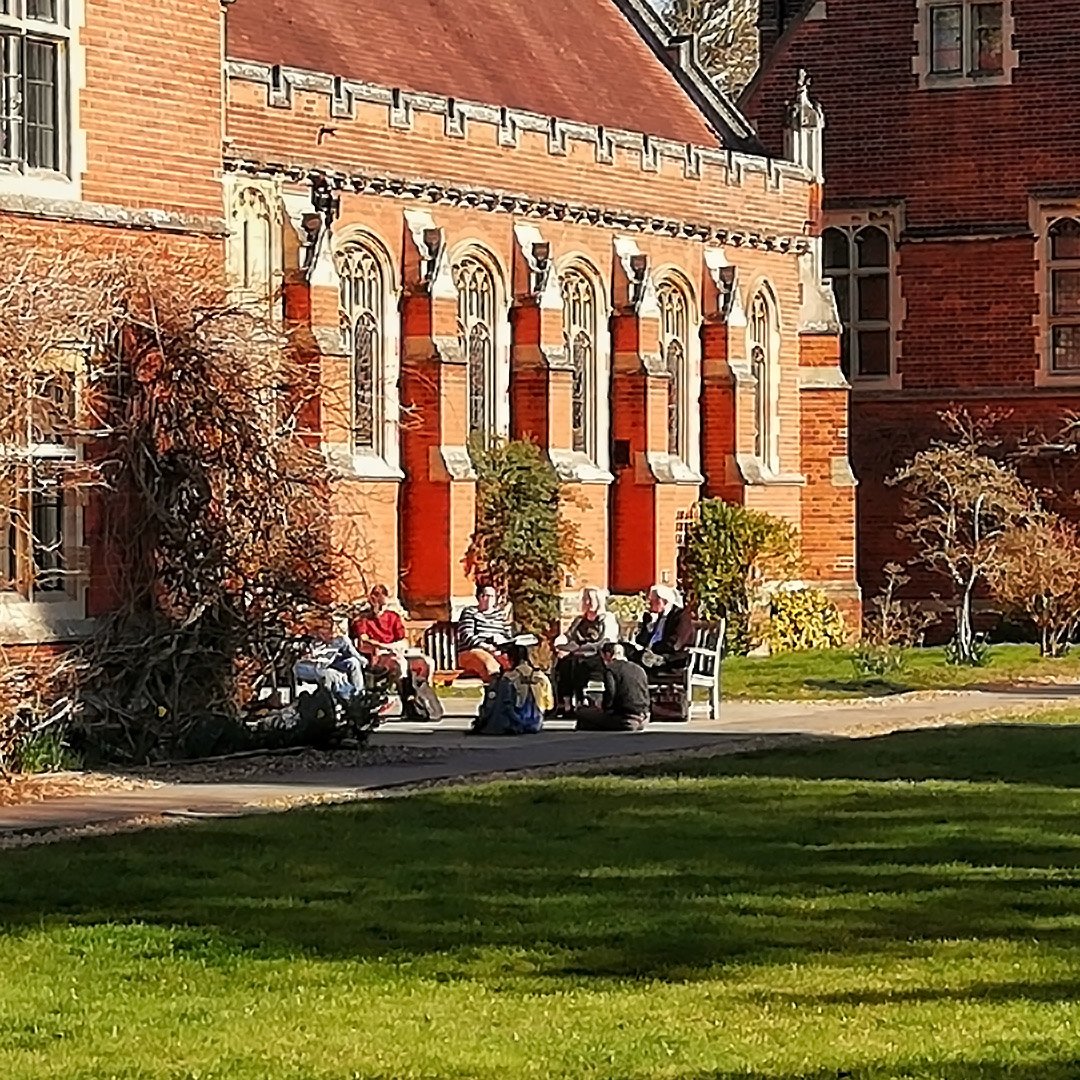 RidleyHall's tweet image. "You are a chosen people, that you may declare the praises of him who called you out of darkness into his wonderful light." New Testament studies with the Revd Dr Mike Thompson - bathing in the wonderful light! #newtestament #mikethompson #ordinationtraining #theology