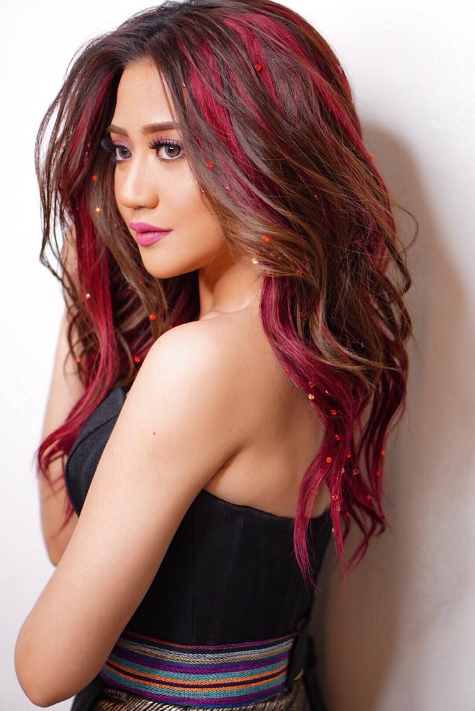 yeemaii's tweet photo. You are strong, you are brave, you are stunning, you are being loved, you are being cared a lot and you are being missed so much. Keep safe always Mowie! We are always here for you. We are waiting for you to rise as shine as the stars above the sky. 
#WeLoveYouMorissette https://t.co/jqTpzUnxXi