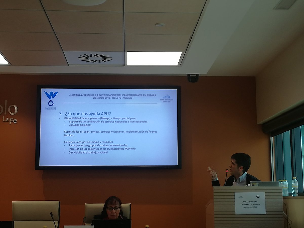 galviant's tweet photo. Dr. Miguel Ángel García Ariza. Hospital Cruces de Bilbao @GurutzetakoOsp nos exponen los avances del ensayo Internacional PNET-5 de tratamiento de #meduloblastomas de riesgo estándar #JornadaAPU19 #APU9 https://t.co/Piv1EjvDYP
