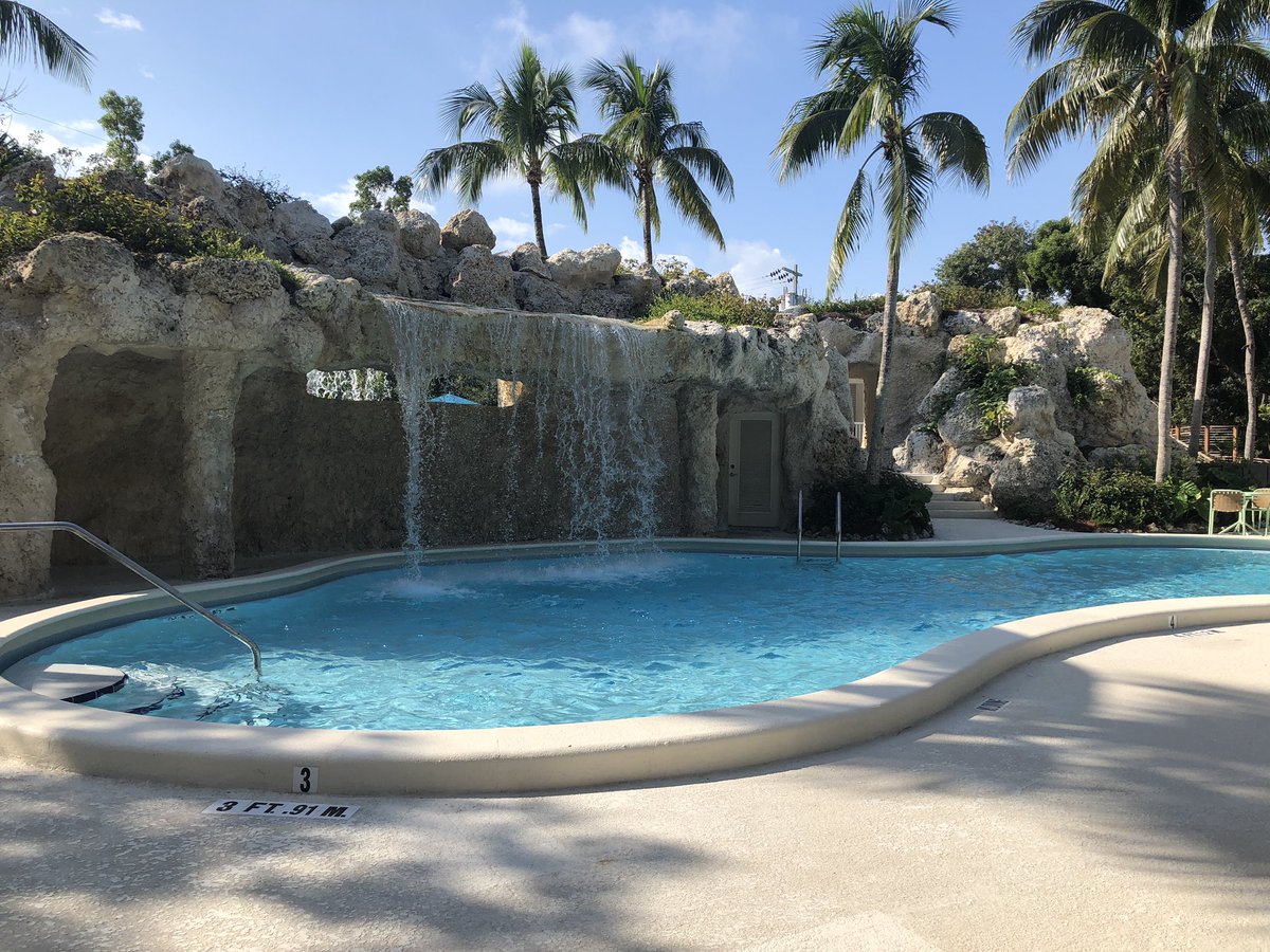 Guster8's tweet image. My own private pool #adultpool @bakerscayresort @HiltonHonors
