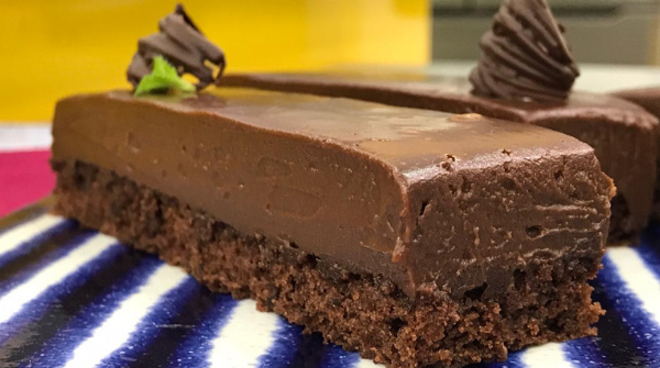 ANAMARIABRAGA's tweet photo. Receita simples e sem erro do meu bolo mousse cremoso: https://t.co/TmJxazmLx5 😘 https://t.co/m8AdPrmzfX