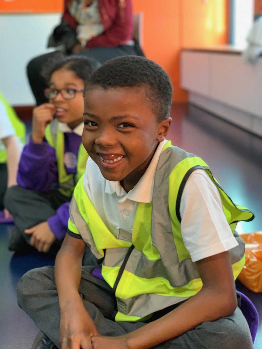 HPA_Philip_Lane's tweet image. What an incredible workshop with fantastic story telling ⁦@MuseumofLondon⁩ about the #greatfire #hpaplbarcelonaclass #hpapltrips 🔥🔥🔥