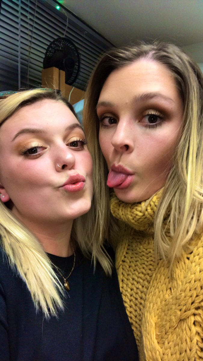 ryley_hamilton's tweet photo. happy birthday @livmcv 🤩 so glad we became roomies and i cant imagine living with anyone else 💛 can’t wait for fuzzy’s tonight ;) https://t.co/O8MiWP8GDE