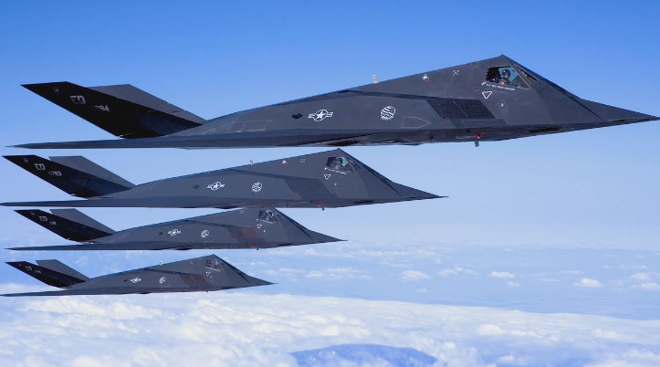 DolarToday's tweet photo. ¡ATENCIÓN! Estados Unidos inició el sobrevuelo de Venezuela con aviones militares -► https://t.co/9CFdCaXQF7 https://t.co/AhwK5hsVaB