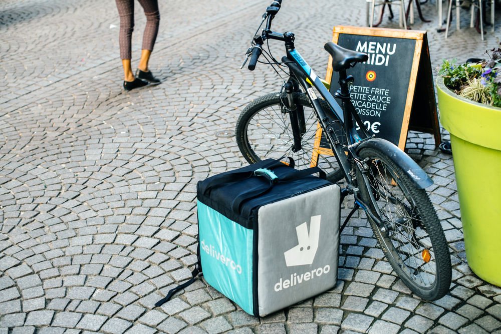 Bespoke_World's tweet photo. With restaurant delivery becoming more and more popular, you may be shocked to hear that it is not affecting the number of people who dine out.  https://t.co/wL4FJxTUei https://t.co/HOoZiQI0P3