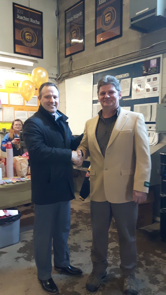 VP of Ops Sean Griffin presents Grant Boettger of the Kitchener centre with his COH award for 25 year of safe driving. Thanks for all the SAFE years on road Grant!!