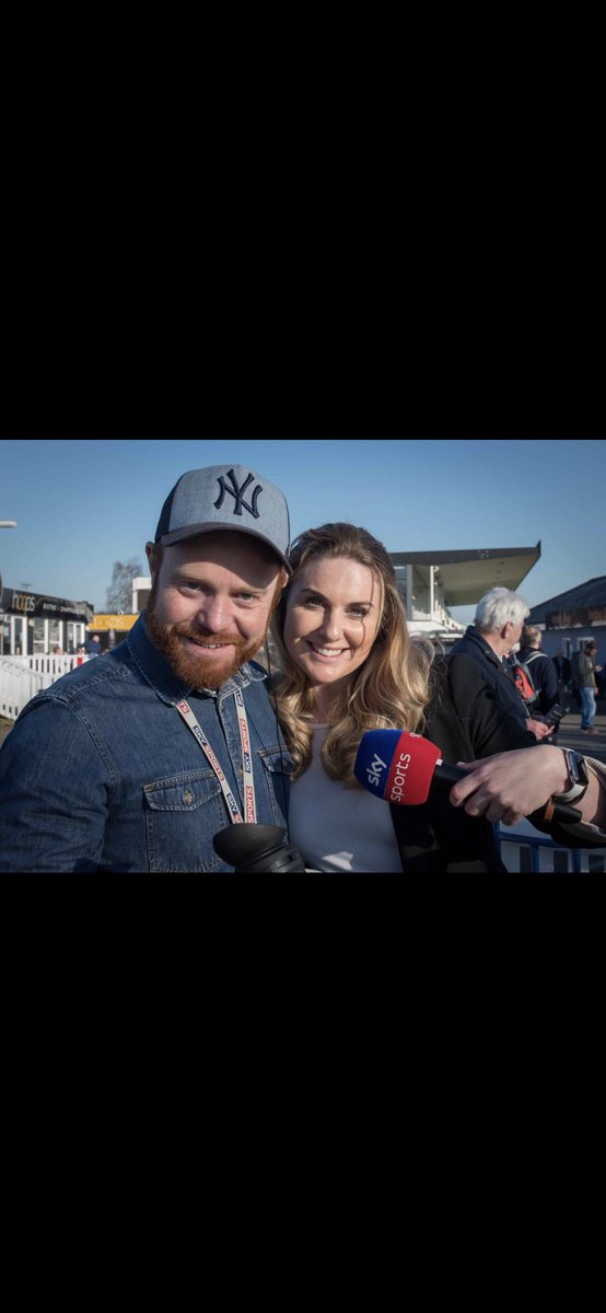 hayleyjanemoore's tweet photo. It’s a rare treat these days when I go up towards the midlands @UttoxeterRaces for @SkySportsRacing & get to work with @Red_Cameraman so we’ve caught this momentous occasion on camera thanks to @nigekirby #gloriousday #jumpracing #creamcakeinthebeard #fun #topteam #topcameraman https://t.co/ZuZFBggvGG