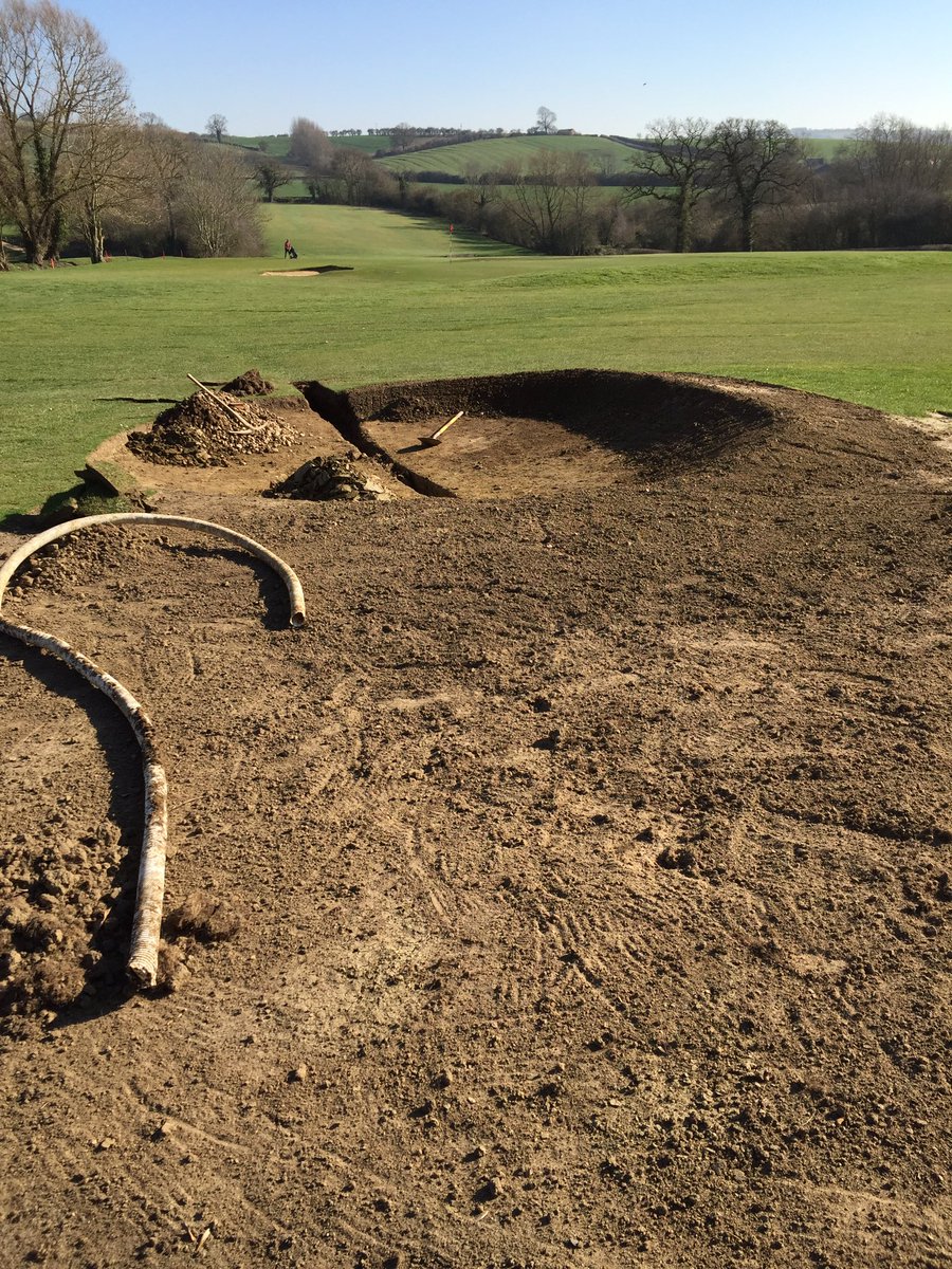 Great bunker refurbishment work by Chris and his team <a href="/GolfatFeldon/">Feldon Valley Golf Club</a>. Course shaping up very nicely for the season ahead.