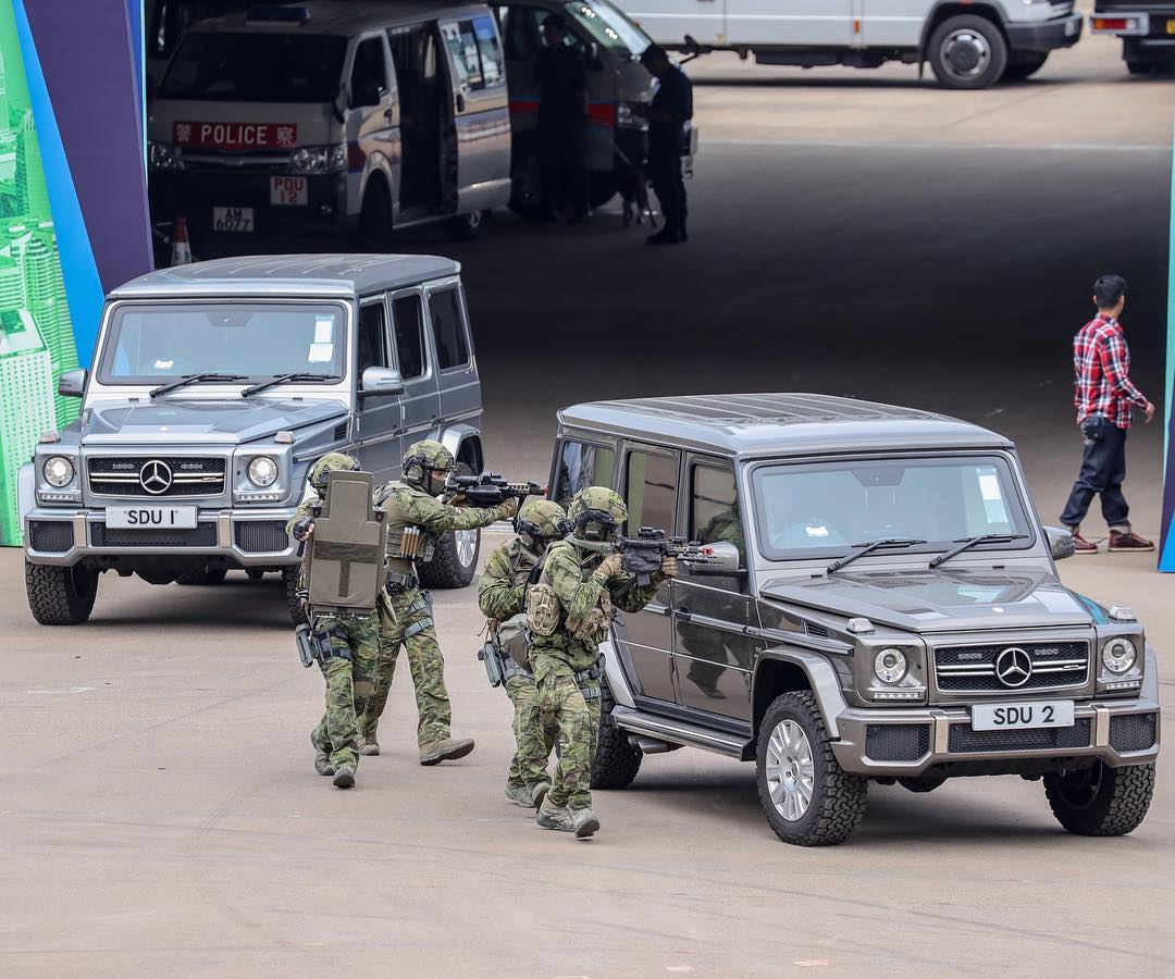 香港の飛虎隊かっこいいな 中国変換後も西側装備のままなのとても良い