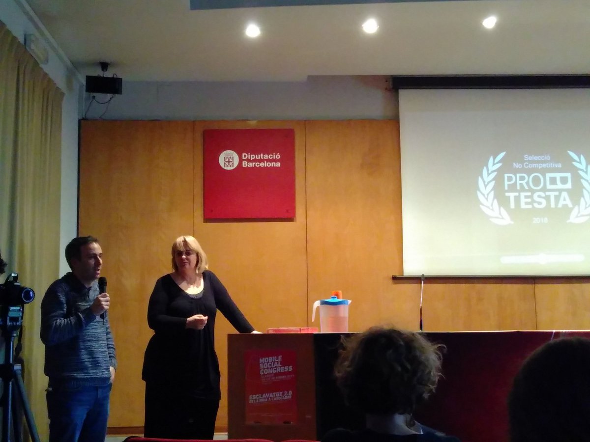 paguerapamies's tweet photo. Al #MobileSocialCongress organitzat per @setemcat gaudint del documental #projectemòbil d'@aulamedia i @kineina #mineralsdesang #DretsHumans vulnerats #residustecnològics #educaciómediàtica #educacióencomunicació #ConsumDigital #consumtecnològic #responsabilitatsocial https://t.co/RNqHbG0FKX