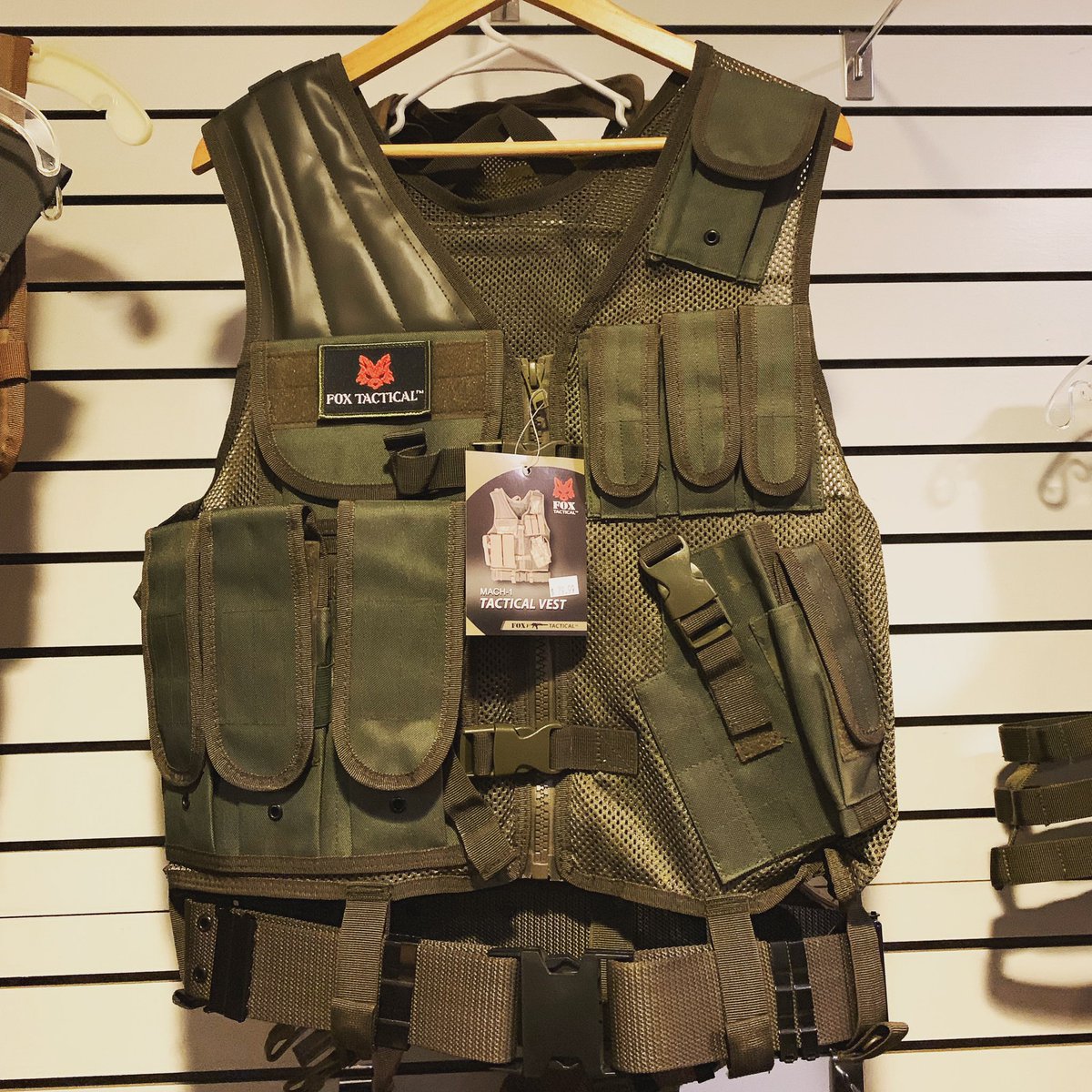 GearUpFL's tweet photo. Our #TacticalTuesday post features our Mach-1 #Tactical #Vest. Ideal for police, security & others. Rugged, breathable mesh material, adjustable side buckles & web straps, #magpouches, accessory pouches, & a #pistolholder. Come in and get yourself one today! #GearUpAtGearUp https://t.co/kmhklwZzUv
