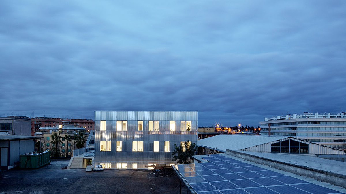 Torna #ObiettivoArchitettura, il ciclo di incontri per approfondire il rapporto tra un’architettura, il suo progettista e il fotografo che l’ha ritratta. Ti aspettiamo per il  primo appuntamento del #28febbraio con <a href="/Its__vision/">It's vision</a> e Francesco Mattuzzi >> bit.ly/ObiettivoArchi…