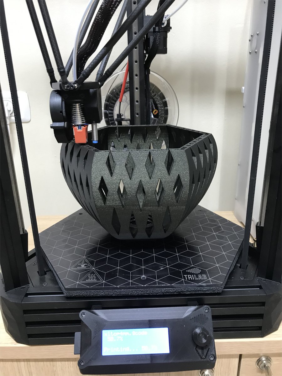 Fillamentum's tweet photo. Scaling up objects can turn them into really nice decor, just like this Sanctuary lamp or Ner tamid by @RavMeima. Printed on @TriLabCZ with PLA Vertigo Galaxy. The model by @NGuarascio can be found on @myminifactory. Grab the Vertigo Galaxy here -> https://t.co/lf1JlDudnH https://t.co/Ty8f1w367y