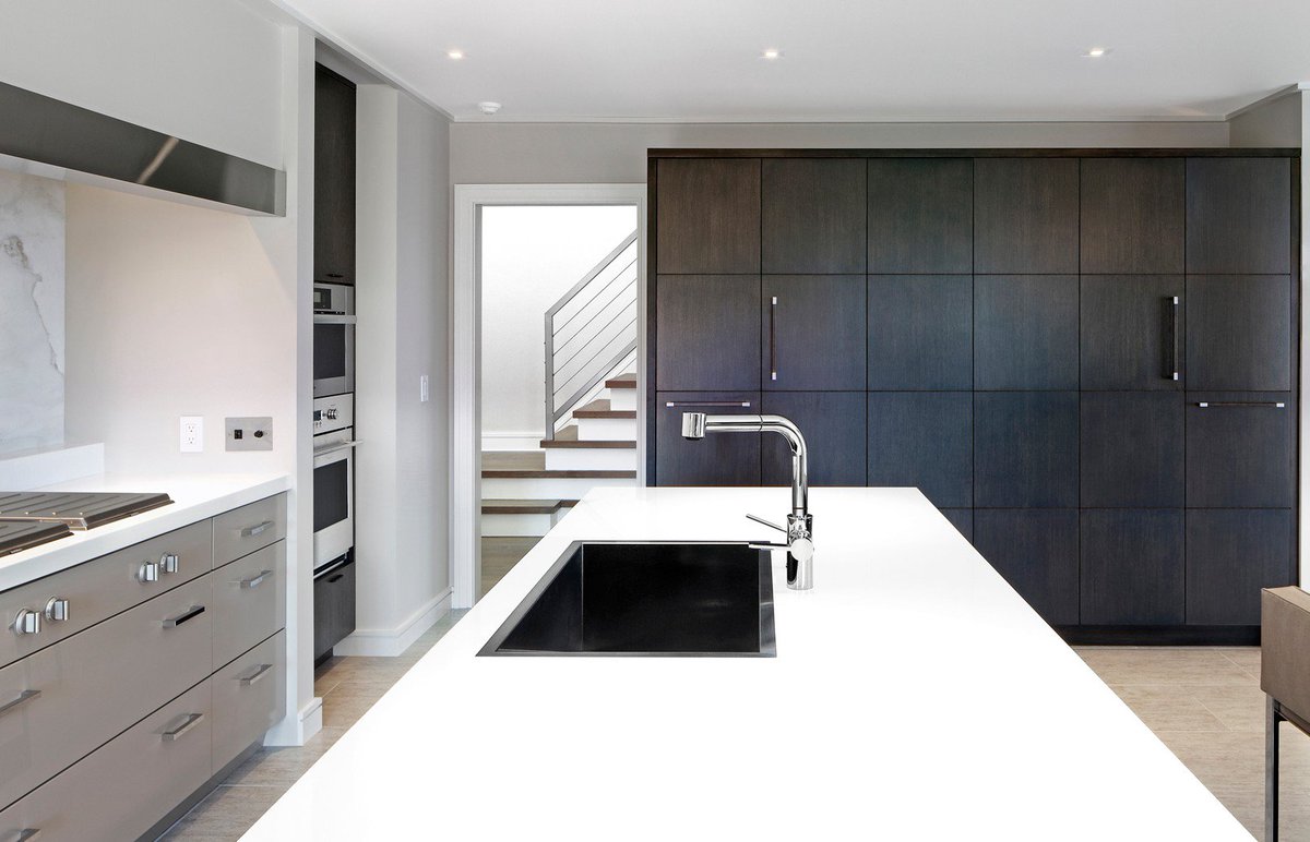 Simple palette with clean lines. A modern beauty. 

#StCharlesKitchens #CovetedKitchens #NewBuild #CustomHome #DreamHouse  #KitchensofIG # #LuxKitchens #KitchenDesign  #CustomCabinets #MyBeautifulHouse #LuxHomes #HomeDetails