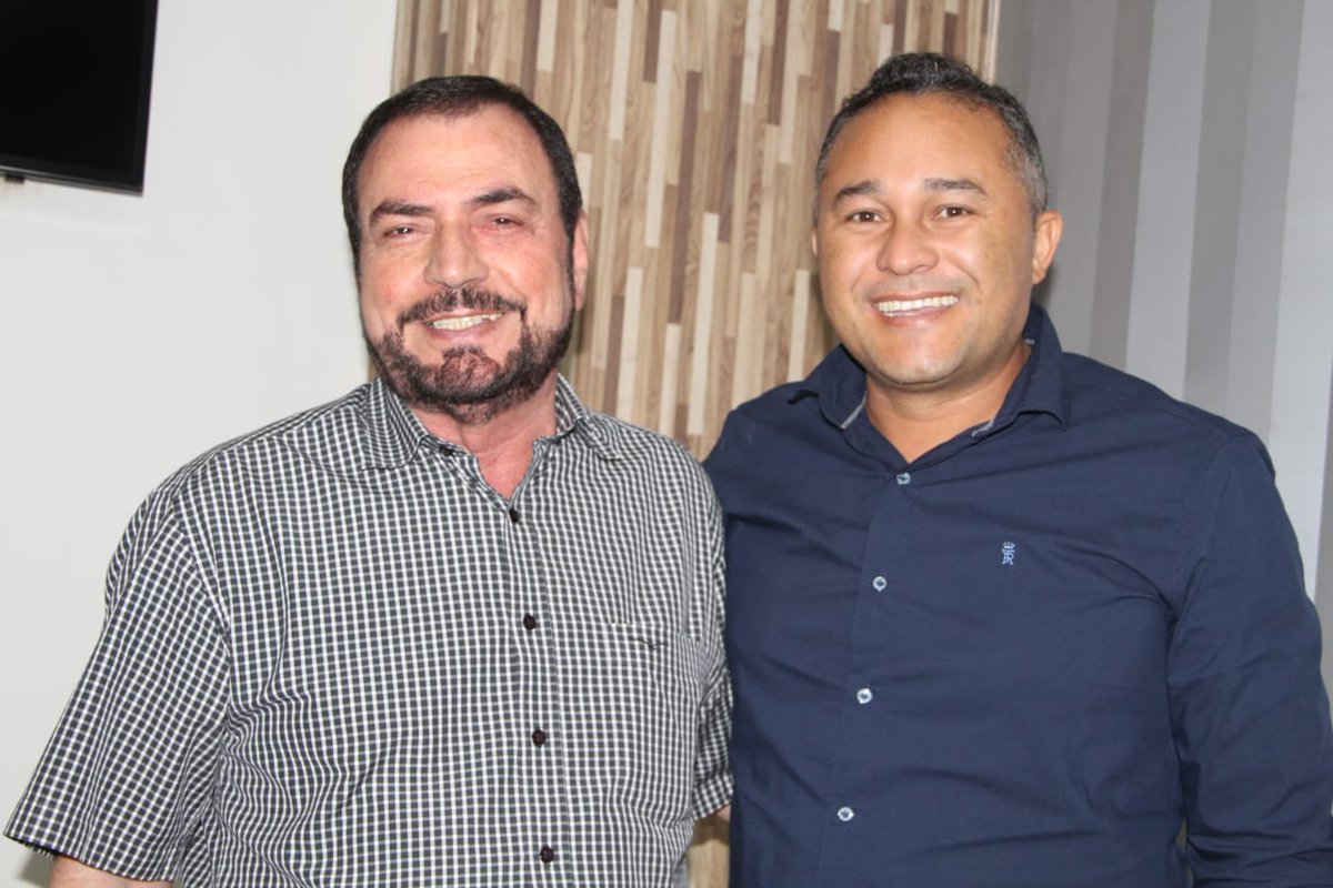 issam_saado's tweet photo. Hoje recebi o presidente da Câmara de Santa Fé do Araguaia, vereador Clemerson Soares, na Assembleia Legislativa. O trabalho não para por aqui! 🤝 De mãos dadas com os municípios #IssamSaado #DeputadoIssam #trabalho https://t.co/OCGuPLMQx7