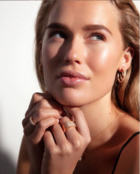 Brighten up your Tuesday with some sparkle! 💫⠀