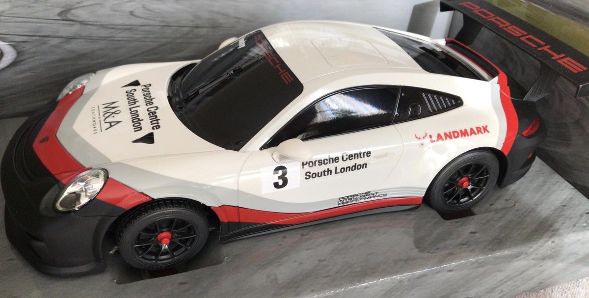 esmee_hawkey's tweet image. I have two cool 1/18 remote control cars to give away!!! Like and retweet to be in with a chance of winning. You can also win one by heading over to my Instagram account!! The winners will be announced on Friday 8th March!!