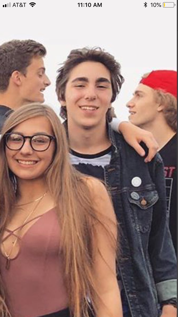 connormcmoney's tweet photo. Happy birthday to the homie love u bro #wood @micahw4317 https://t.co/uAfXMzlO9W