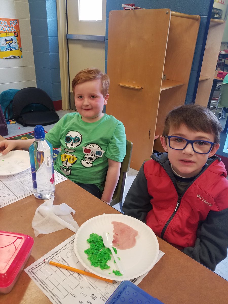 RBryant_NelsonK's tweet photo. Started the day making Green Eggs and Ham. #cubcats https://t.co/PrLJrxvTGm