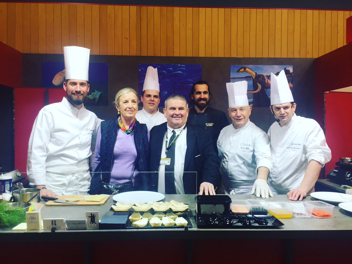 Les chefs du club Gard aux Chefs en démonstration au stand Occitanie du salon de l’agriculture ! <a href="/gard/">Conseil départemental du Gard</a> <a href="/Occitanie/">Région Occitanie</a> <a href="/CrtOccitanie/">Marion CRTOCCITANIE</a> #sia #gardauxchefs #demo #chefetoiles