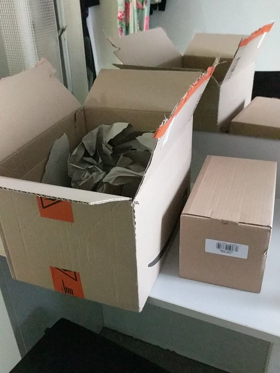 Tamsyn_TZ's tweet photo. Box on the right came in the box on the left. @amazonDE you could have just sent the box on the right!!! https://t.co/mXoQYhZzVe