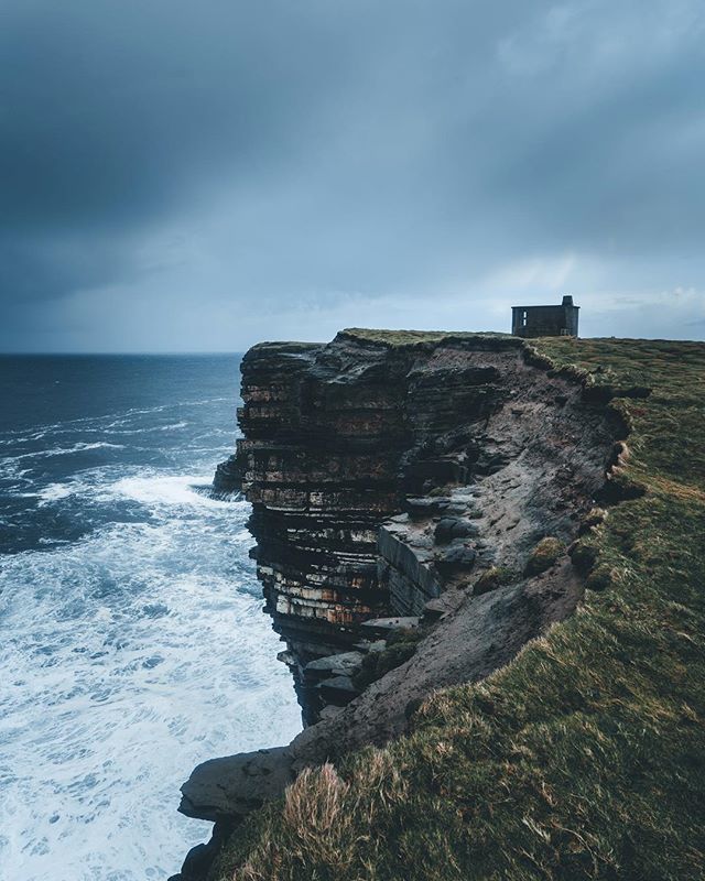 bengoesplaces's tweet image. At some point in time, these rapidly eroding cliffs will make the cabin fall into the water. #loveireland #Folkcreative #Folkscenery #Folkgood #wildernessculture #Fantasticearth #Mountainstones #Earthescope #Wondermore #Discoverearth #Roamtheplanet #Visu… ift.tt/2NvDc9F