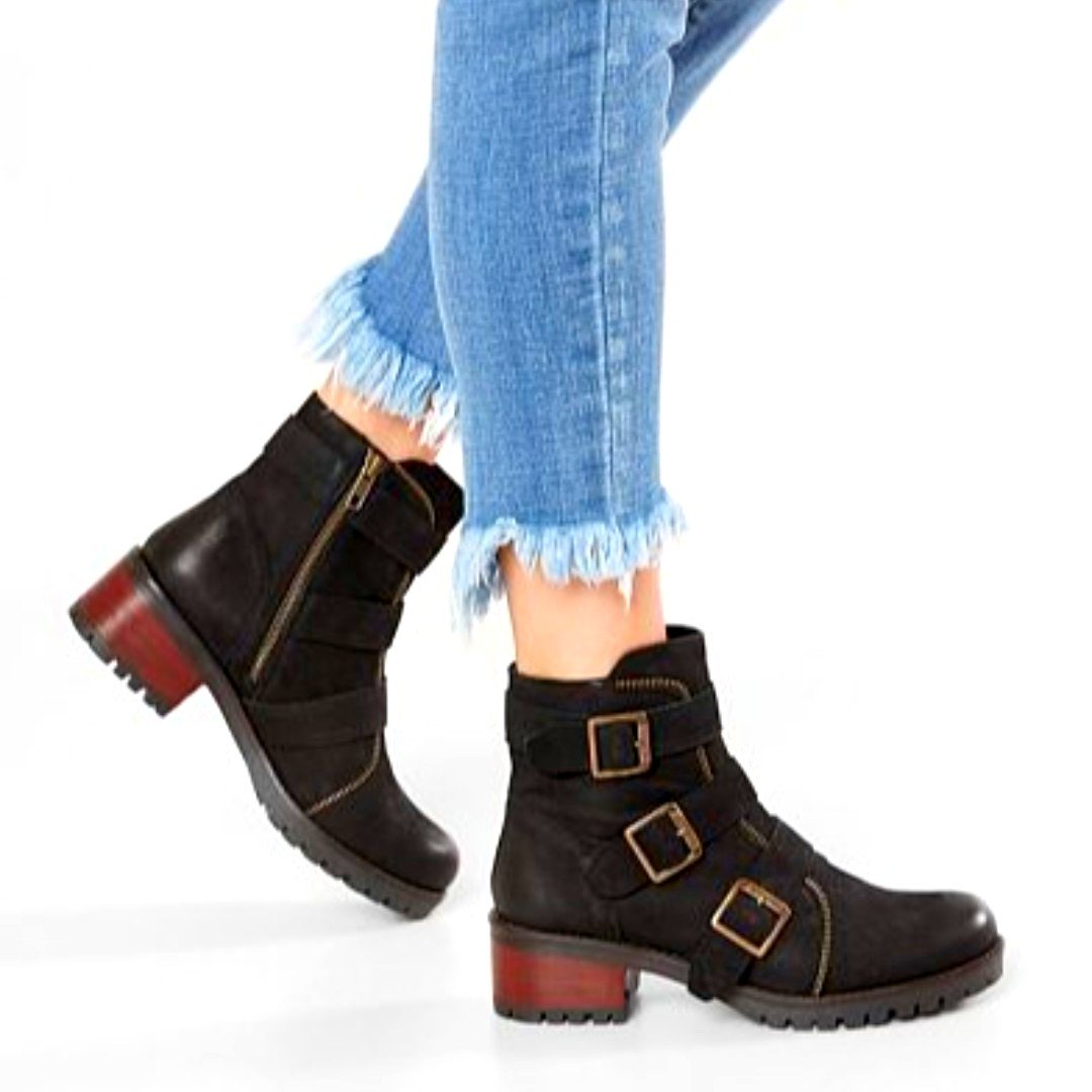 DibaTrue's tweet photo. ROLL AROUND by @dibatrue #restocked #fav #cute #boutique
#ootd #sotd #shop #favstore #love #dibatrue #shopnow
#newshoes #shoes #shop https://t.co/LUnaph6QCH https://t.co/x7SjBaMfjx