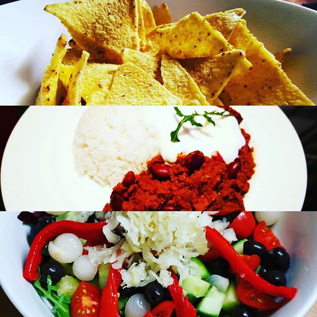 #leftovers night

#quornmince #chillieconcarne with #cornnachos, #salad and #greekyoghurt 
Truly #scrumdiddlyumcious 
#foodie #foodporn #quorn #vegitarianfood #vegitarian #healthyrecipes #healthy #healthyfood #foodstagram #foodwithstyle ift.tt/2ICxzI7