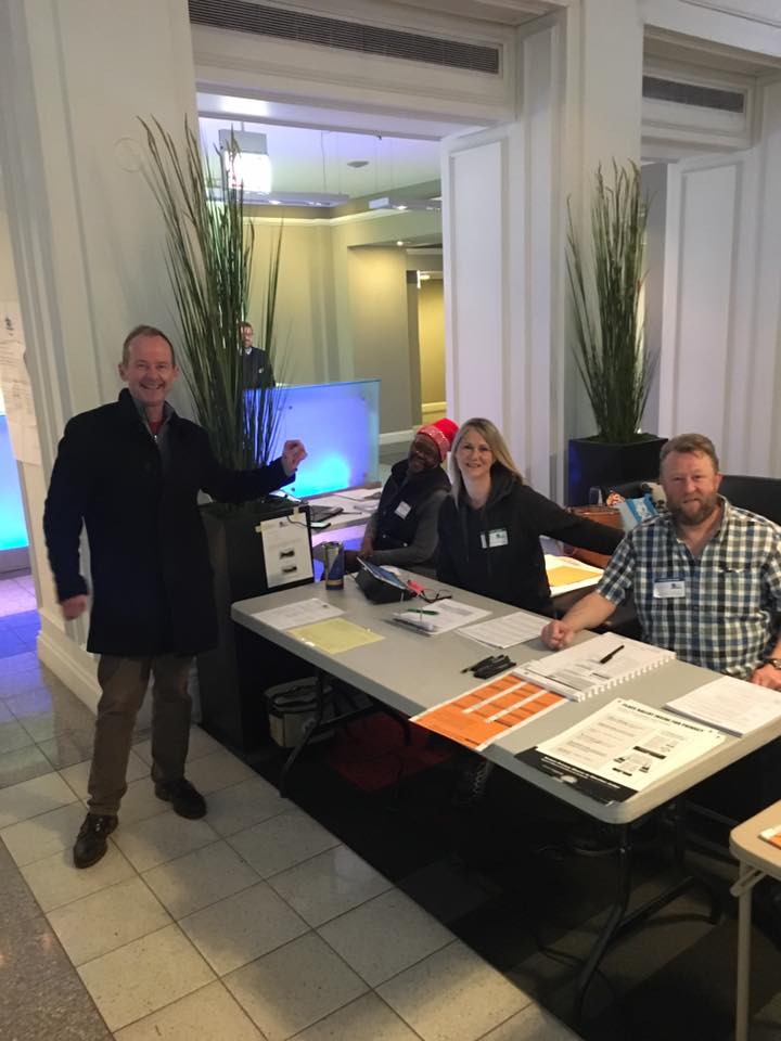 There are only 5 hours left to cast your ballot, Chicago! Make your voice heard and go vote! Find your polling location: chicagoelections.com/en/your-voter-…