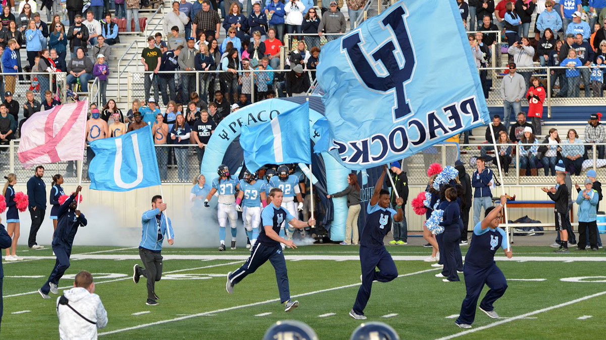 Spears_Quinton's tweet photo. Blessed to receive an PWO from Division II Upper Iowa University!! @CoachWyattj @Upper_Iowa_FB  #Feathersup #Musterup https://t.co/TZsQD6IERQ
