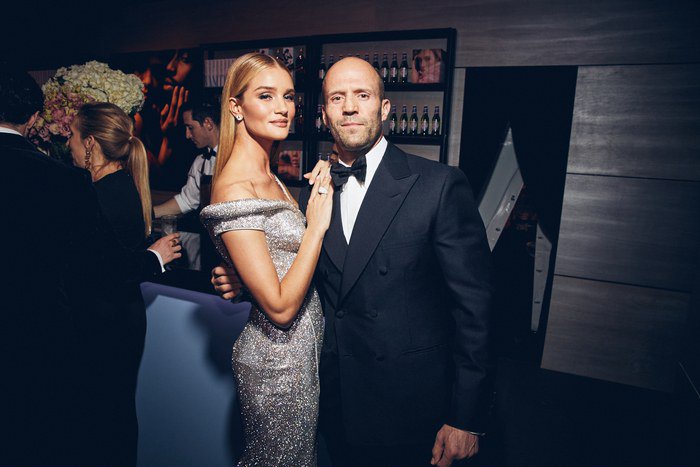 BritishBFs's tweet photo. Rosie Huntington-Whiteley and Jason Statham - Inside the 2019 Vanity Fair Oscar Party https://t.co/8ylRdjPLV2 https://t.co/128CBWgb8d