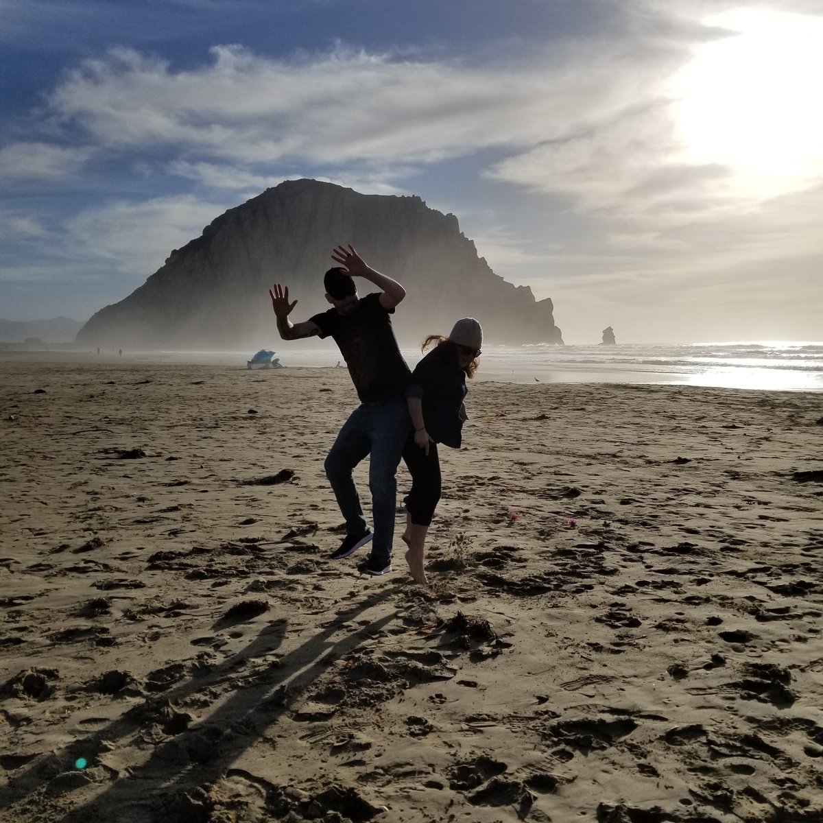 <a href="/TMobile/">T-Mobile</a> <a href="/SamsungMobileUS/">Samsung Mobile US</a> Imagine how many more butt fives we could capture <a href="/thefaketomargus/">Tom Argus</a> ! #TMobileTuesdays #contest