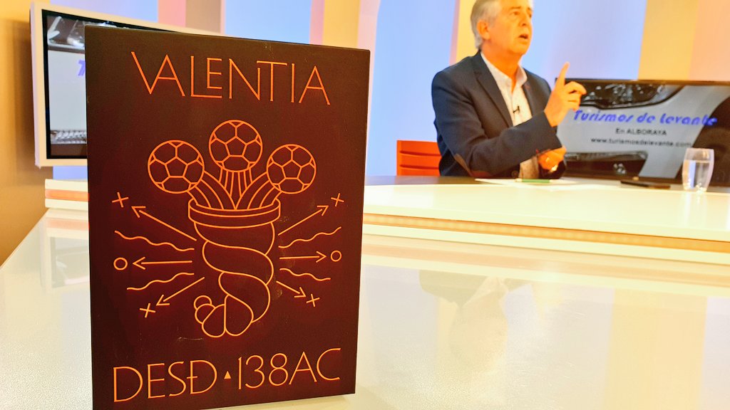 Regalamos el nuevo pack "VALENTIA" de PUMA

Para participar en el sorteo sigue los siguientes pasos:

1. Sigue a <a href="/Radioesport914/">Radio Esport Valencia 91.4</a>

2. RT este tweet 

3. Dinos quién es el jugador más valiente del VCF y por qué.

Miércoles 27 a las 23h. Decimos ganador.

Suerte!!!!