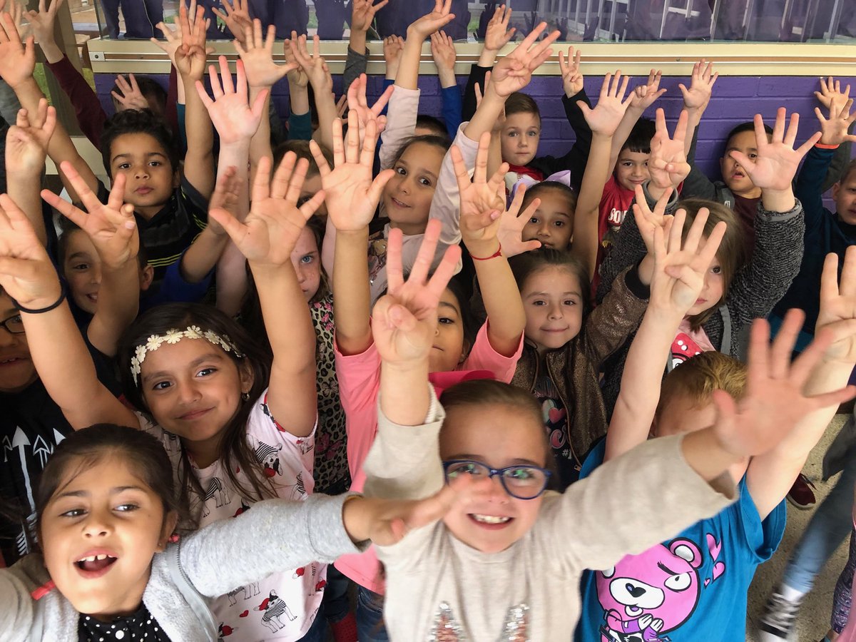Root4Troot's tweet photo. 8 more days till SPRING BREAK💜  #tafttribe #pngproud ⁦@SenCreighton⁩ https://t.co/gHVk5Kxluc