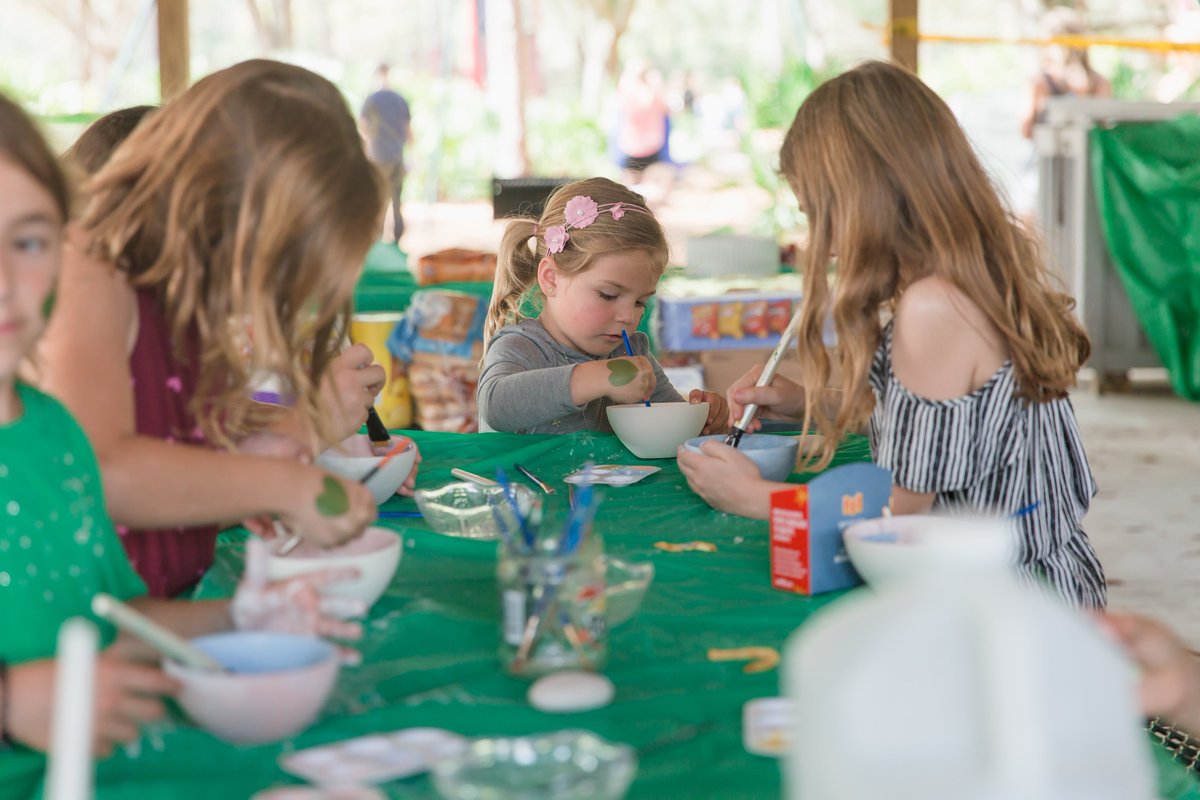 We are so grateful for our @sugarvolunteers ! These kids 💕love💕 painting bowls for <a href="/FoodBankManatee/">Food Bank of Manatee</a> and it shows. 
#RandomActOfKindness #WeFeedManatee