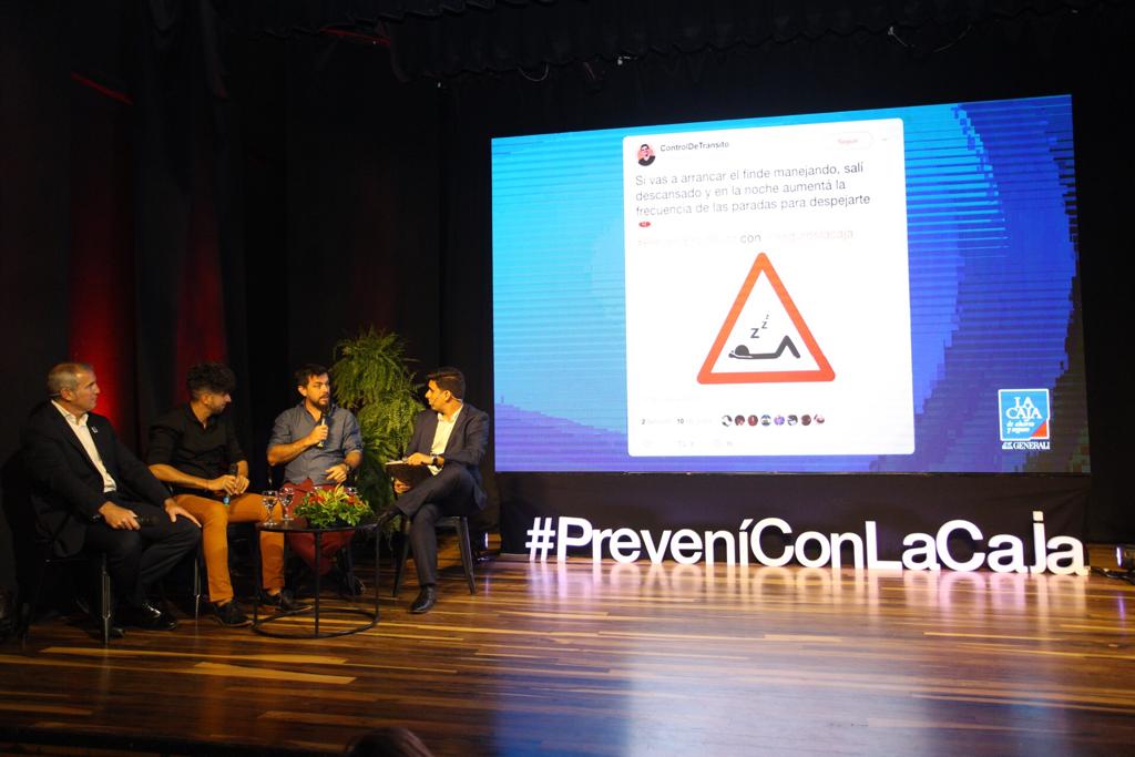 seguroslacaja's tweet photo. Felices de compartir este día con todas las personas que nos apoyaron en este proyecto de prevención para mejorar las condiciones de los conductores al volante. #PreveníConLaCaja #PreveníEnLaRuta https://t.co/rcbLgpHziy