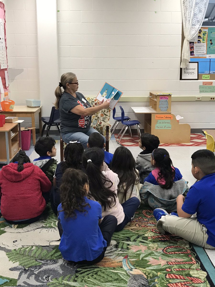 Winston_ISE's tweet photo. Thank you, parents, for sharing the love of reading at our monthly parent literacy event! #WinstonWins #ParentEngagement #ParentReadAlouds #WinstonReads #LoveOfReading @EISDofSA @drklgilmor @DrH_OnTheEdge https://t.co/APEIhktvCY