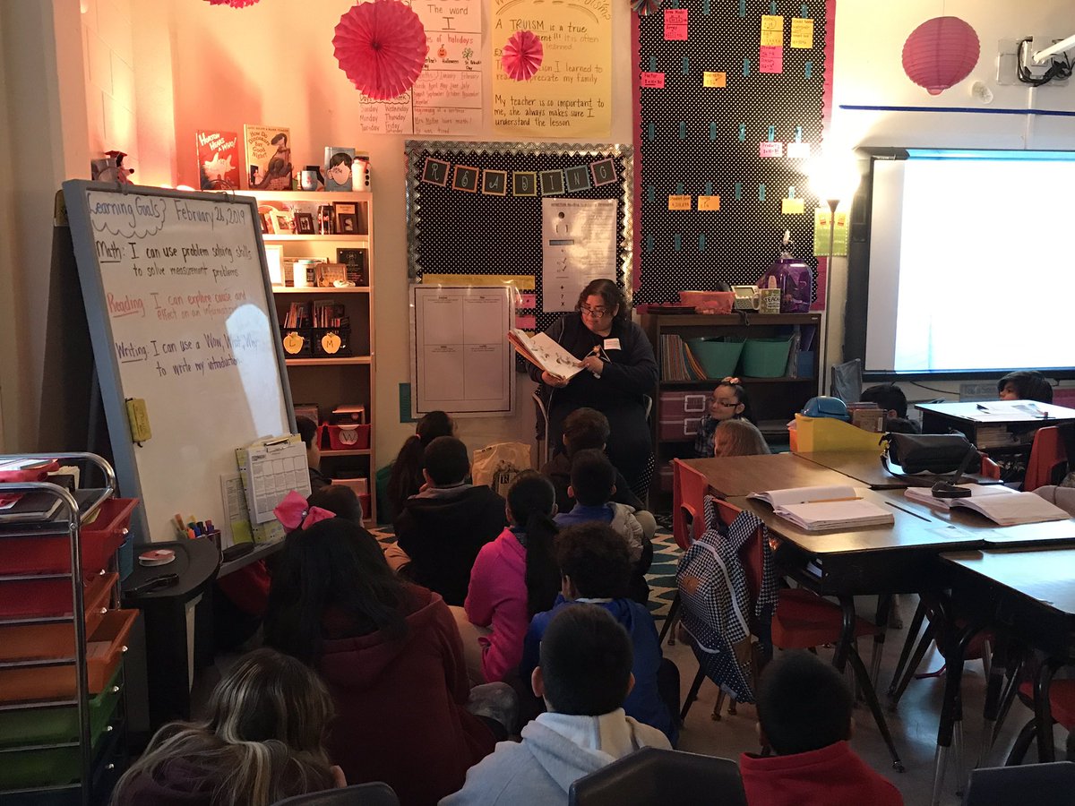 Winston_ISE's tweet photo. Thank you, parents, for sharing the love of reading at our monthly parent literacy event! #WinstonWins #ParentEngagement #ParentReadAlouds #WinstonReads #LoveOfReading @EISDofSA @drklgilmor @DrH_OnTheEdge https://t.co/APEIhktvCY